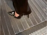密な鋼鉄の格子