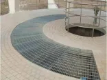 不規則な鋼鉄の格子