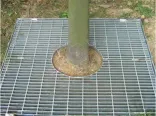 不規則な鋼鉄の格子