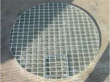 不規則な鋼鉄の格子