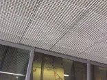 スチールグレーティングの天井